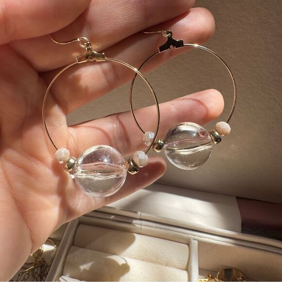 Elegant Gold and Clear Hoop Earrings - Picture 1 of 4